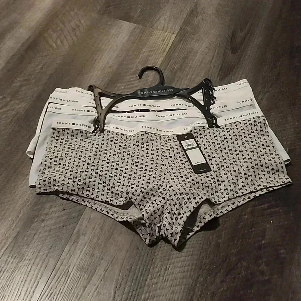 TOMMY HILFIGER 4PC BOYSHORTS SIZE L